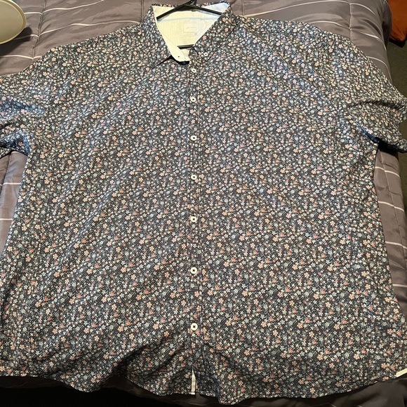 Worn ONCE JB Holt men’s casual button up shirt. Great for summer. - Picture 4 of 7